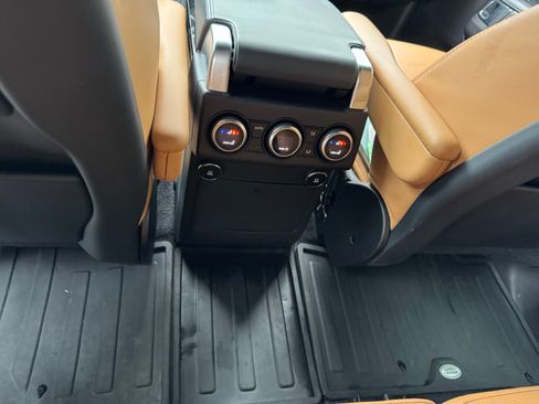 Used 2018 Land Rover Discovery HSE Luxury image 18