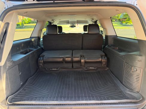 Used 2011 Chevrolet Suburban LT w/ Luxury Package AWD/4WD image 12