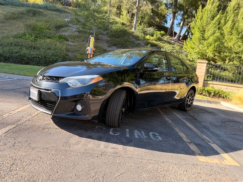 Used 2016 Toyota Corolla S Special Edition FWD image 5