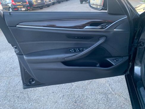 Used 2018 BMW 530i w/ Premium Package RWD image 12