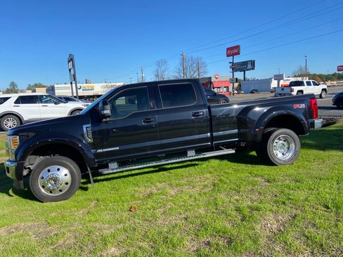 Used 2019 Ford F450 Lariat w/ Lariat Value Package image 1