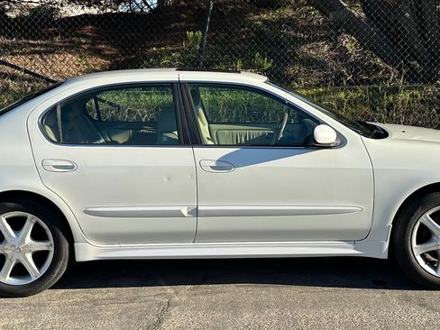 Used 2004 INFINITI I35 image 2