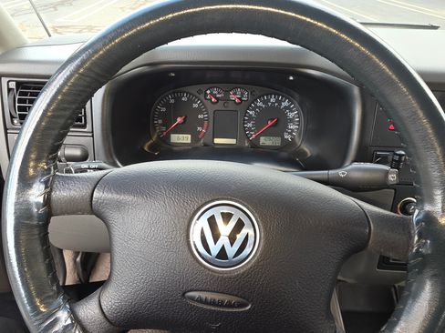 Used 2003 Volkswagen Eurovan MV image 11