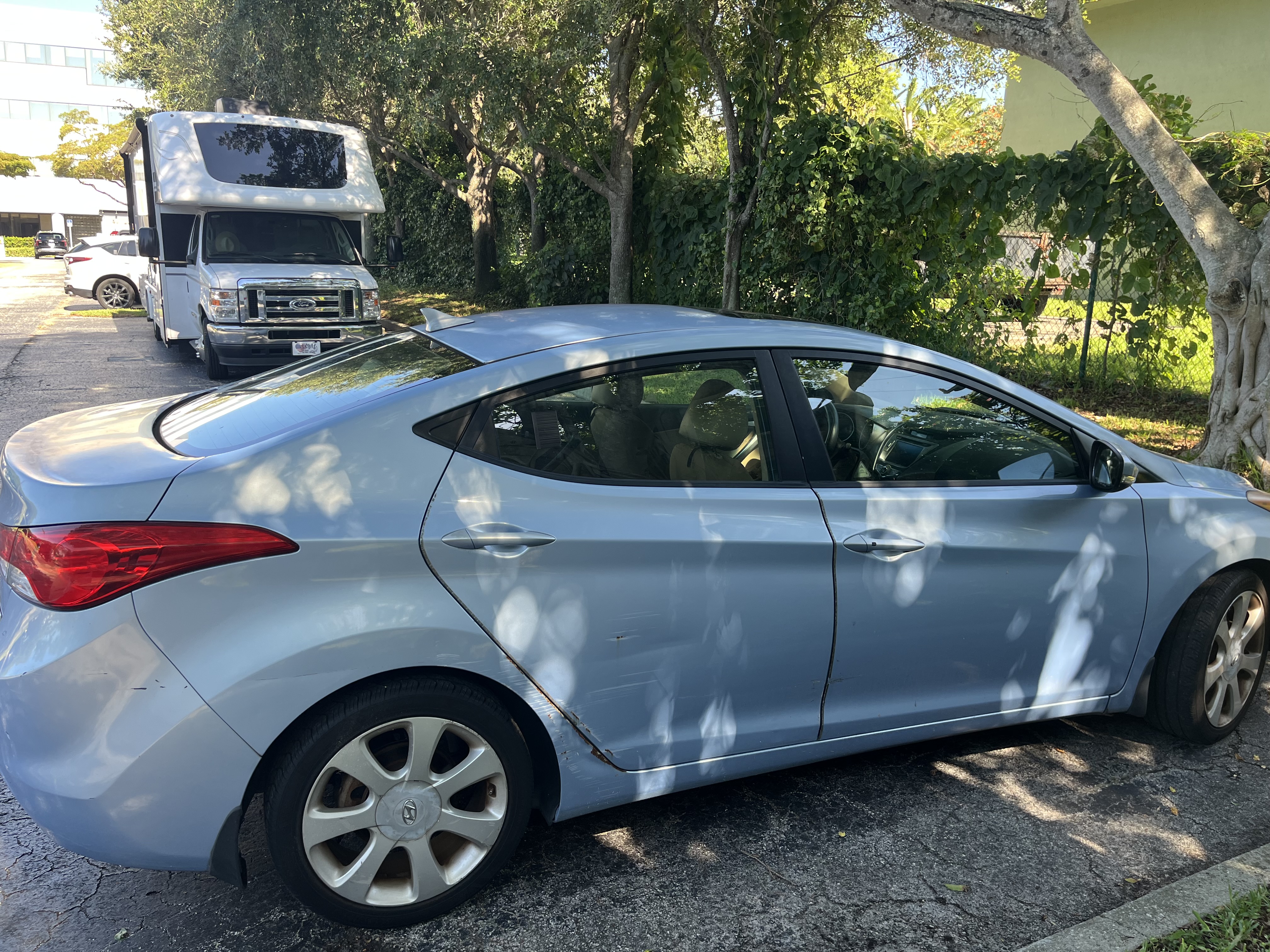 Used 2013 Hyundai Elantra Limited w/ Technology Pkg FWD image 4