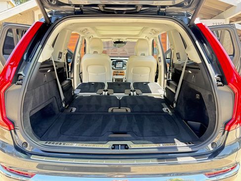 Used 2022 Volvo XC90 T8 Inscription Expression w/ Advanced Package AWD/4WD image 11