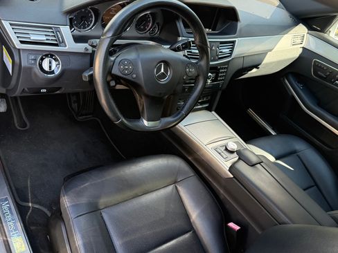 Used 2010 Mercedes-Benz E 350 4MATIC Sedan image 8