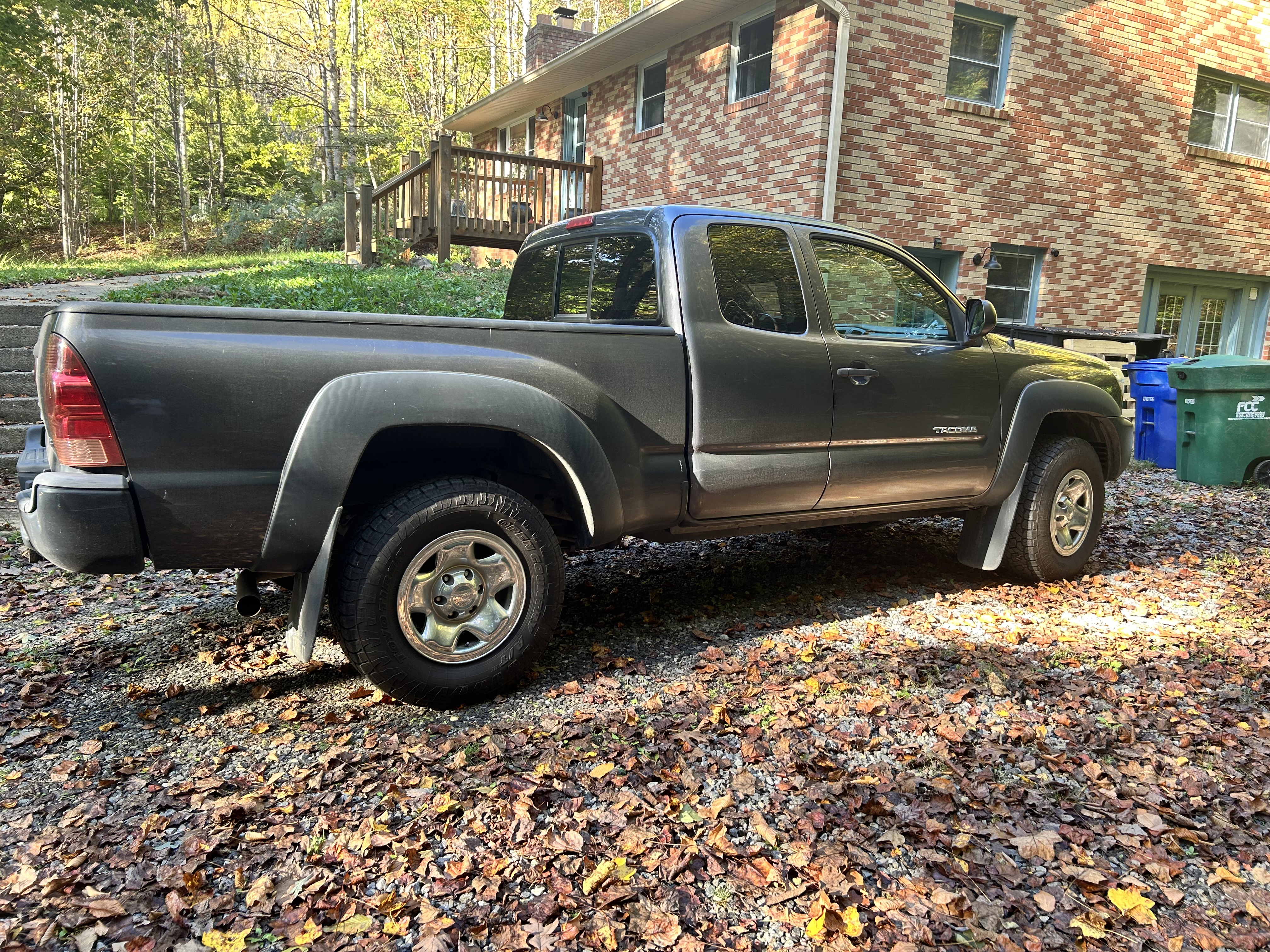 Used 2015 Toyota Tacoma 4x4 Access Cab V6 w/ Convenience Package image 5