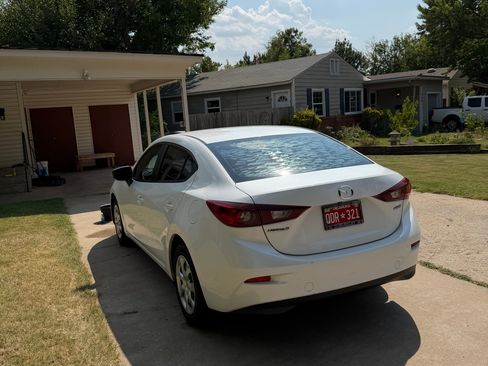 Used 2017 MAZDA MAZDA3 Sport FWD image 9