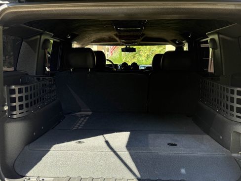 Used 2003 HUMMER H2 Luxury w/ Preferred Equipment Group image 21