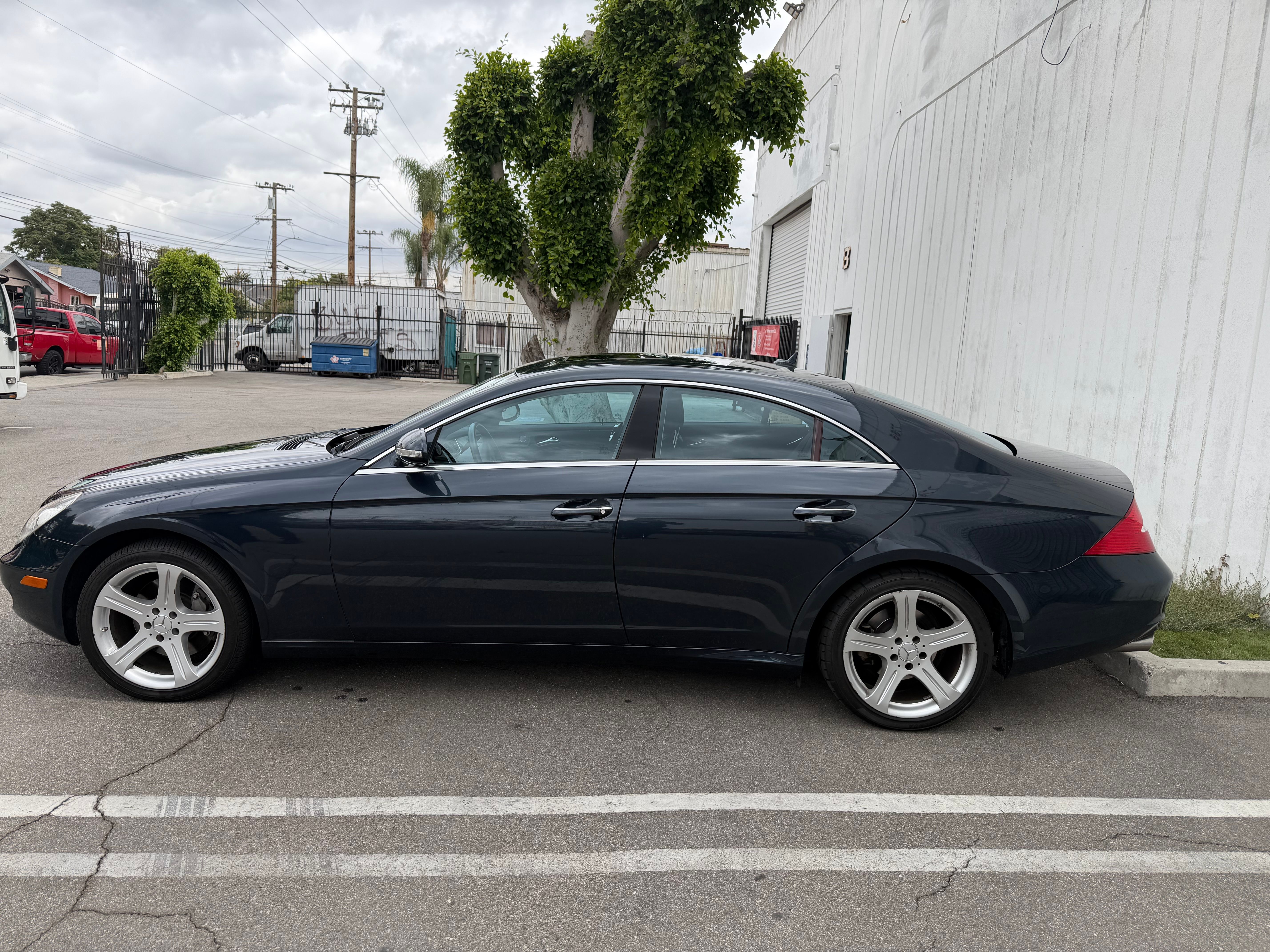 Used 2007 Mercedes-Benz CLS 550 image 6