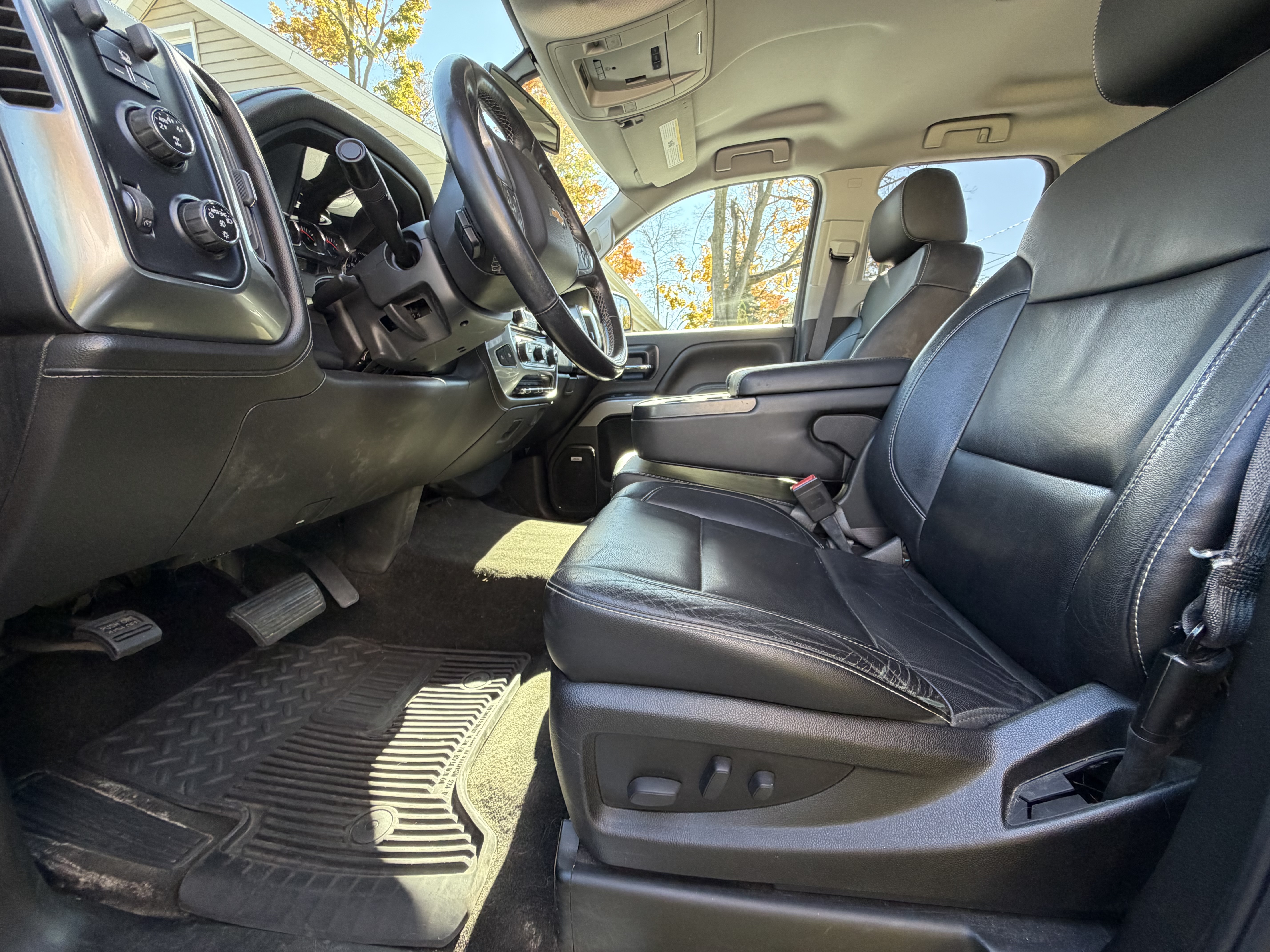 Used 2014 Chevrolet Silverado 1500 LTZ Z71 w/ LTZ Plus Package AWD/4WD image 6