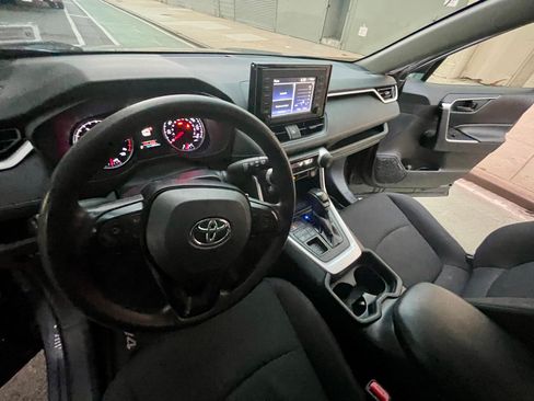 Used 2019 Toyota RAV4 LE image 6