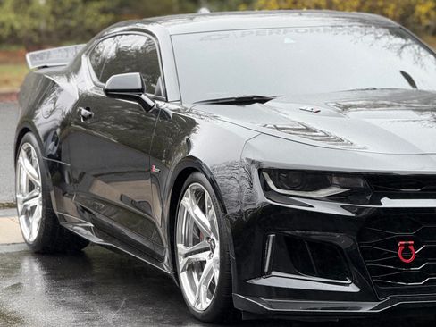 Used 2020 Chevrolet Camaro ZL1 image 18