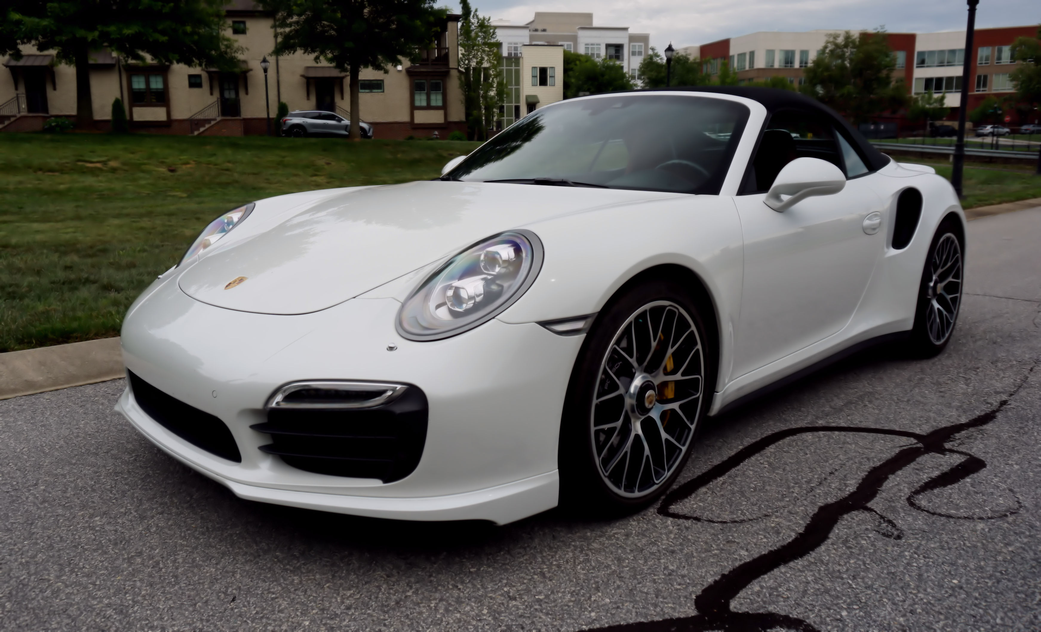 Used 2015 Porsche 911 Turbo S AWD/4WD image 2