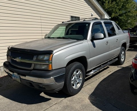 Used 2005 Chevrolet Avalanche Z71 w/ Sun And Sound Package AWD/4WD image 1