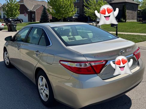 Used 2016 Toyota Camry LE image 8