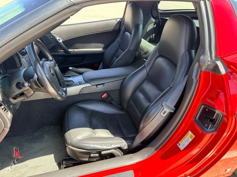Used 2007 Chevrolet Corvette Coupe w/ Preferred Equipment Group RWD image 10