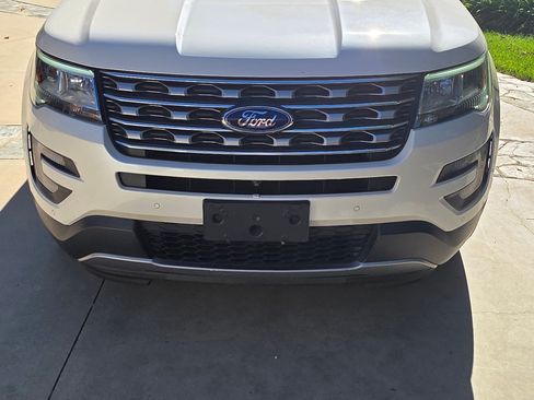 Used 2017 Ford Explorer Limited w/ Equipment Group 301A image 4