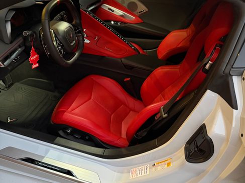 Used 2024 Chevrolet Corvette Stingray Preferred Cpe w/ Z51 Performance Package RWD image 11