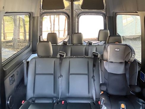 Used 2019 Mercedes-Benz Sprinter 2500 image 6