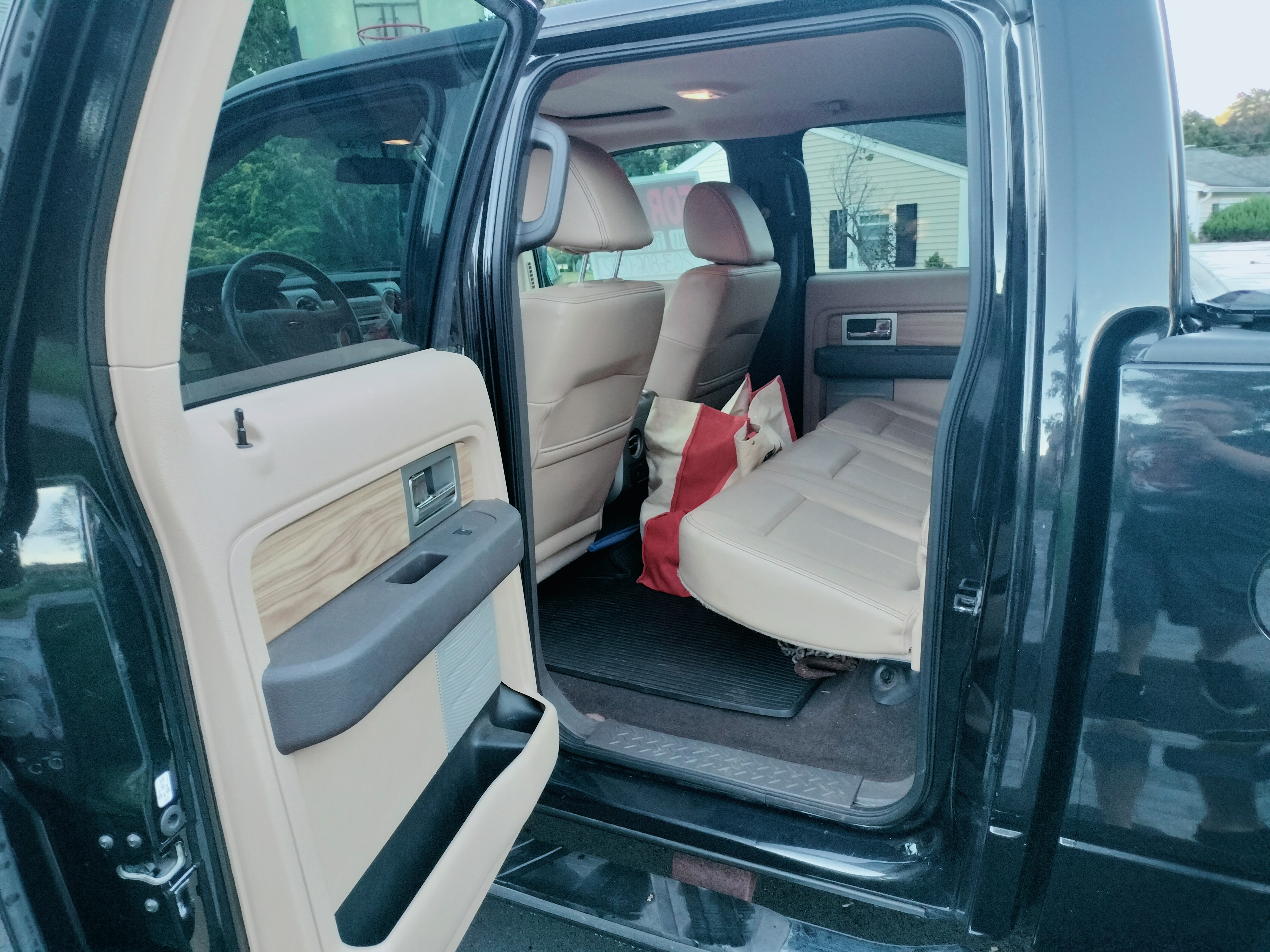 Used 2011 Ford F150 Lariat AWD/4WD image 12