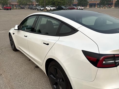 Used 2023 Tesla Model 3 Standard Range RWD image 5