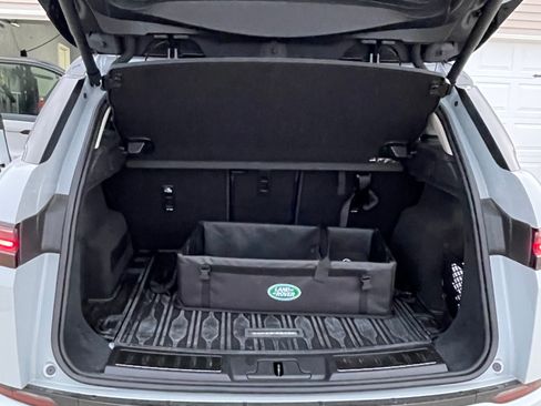 Used 2025 Land Rover Range Rover Evoque Dynamic SE image 4