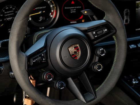 Used 2024 Porsche 911 GT3 RS RWD image 18