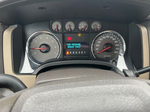 Used 2010 Ford F150 XLT image 6