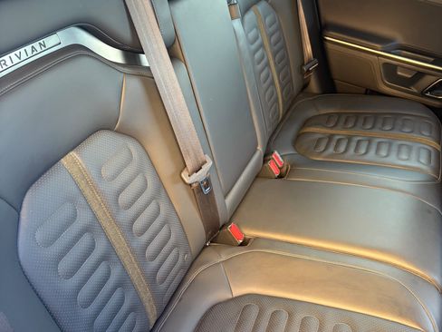 Used 2022 Rivian R1T Adventure image 13