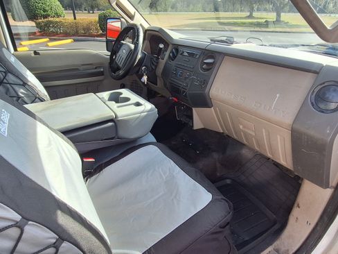 Used 2010 Ford F250 XL image 14
