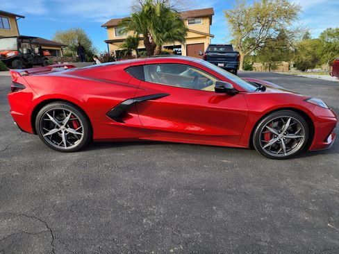 Used 2021 Chevrolet Corvette Stingray Premium Cpe w/ Z51 Performance Package image 4