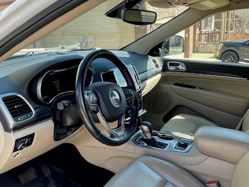 Used 2019 Jeep Grand Cherokee Limited image 9