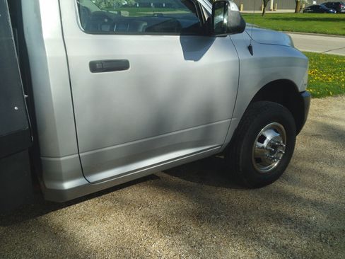 Used 2017 RAM 3500 Tradesman w/ Power & Remote Entry Group image 2