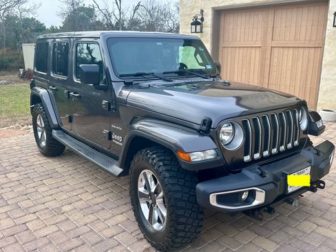 Used 2019 Jeep Wrangler Unlimited Sahara image 1