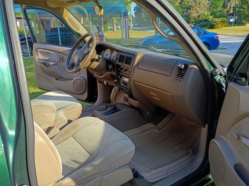 Used 2002 Toyota Tacoma PreRunner image 10