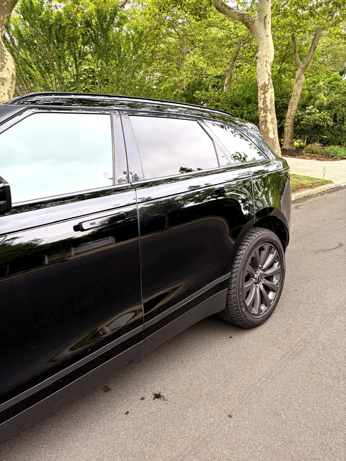 Used 2019 Land Rover Range Rover Velar R-Dynamic SE AWD/4WD image 9