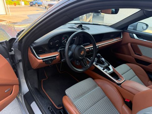 Used 2024 Porsche 911 Carrera S RWD image 10