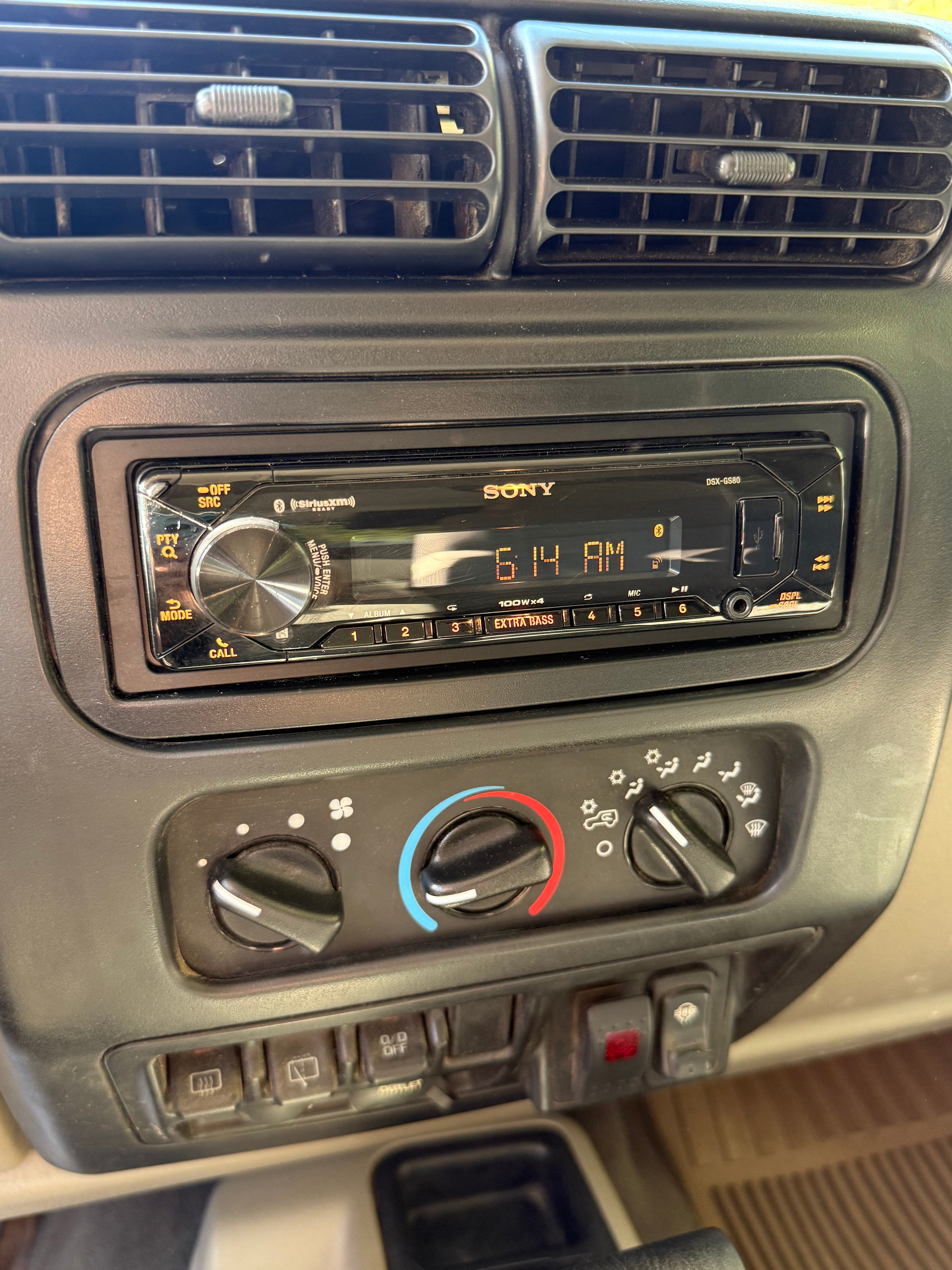 Used 2003 Jeep Wrangler Sahara AWD/4WD image 15