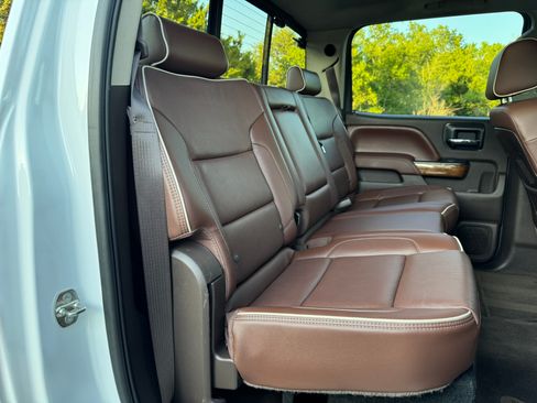 Used 2015 Chevrolet Silverado 2500 High Country w/ Duramax Plus Package AWD/4WD image 26