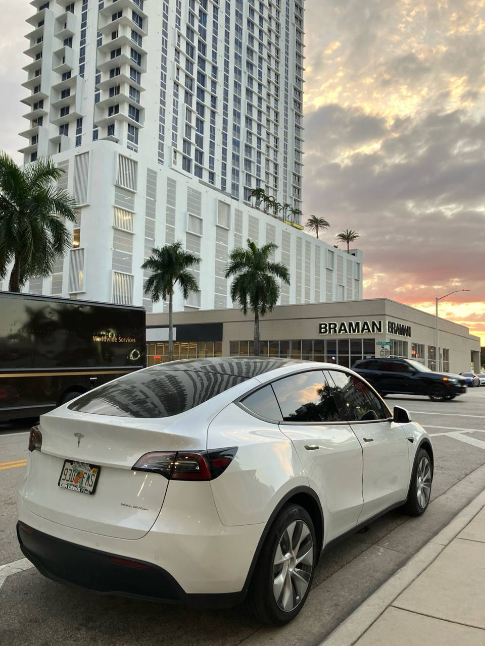 Used 2022 Tesla Model Y Long Range AWD/4WD image 4