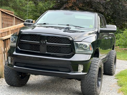Used 2014 RAM 1500 Express w/ Black Ram 1500 Express Group AWD/4WD image 2