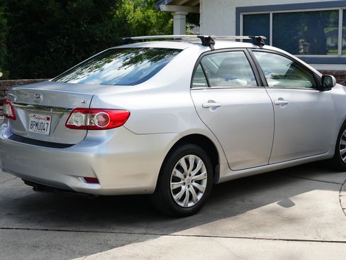 Used 2012 Toyota Corolla LE w/ Preferred Accessory Pkg FWD image 6