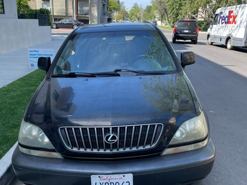 Used 1999 Lexus RX 300 4WD image 2