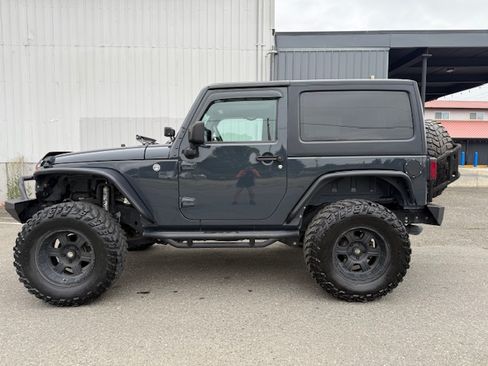 Used 2017 Jeep Wrangler Sport image 12