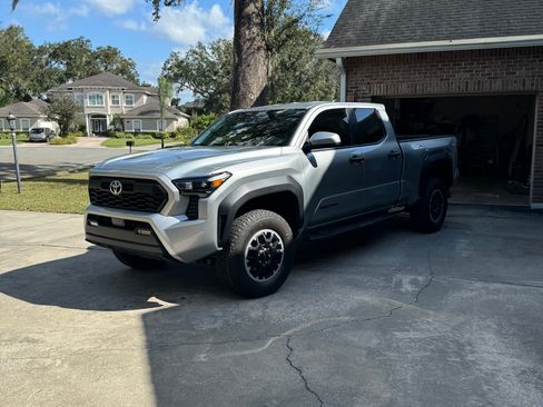 Used 2024 Toyota Tacoma TRD Off-Road AWD/4WD image 5