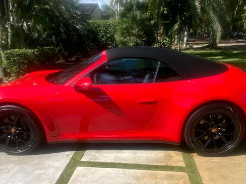 Used 2025 Porsche 911 Carrera image 1