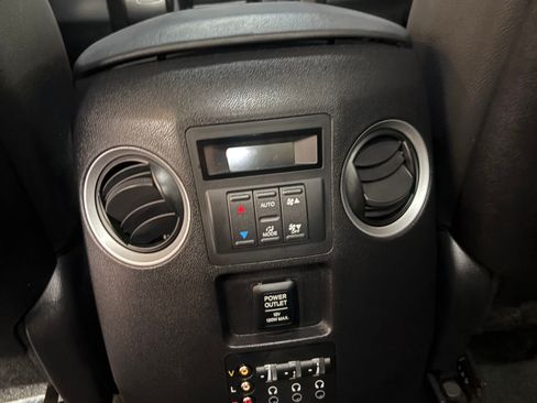 Used 2014 Honda Pilot Touring image 23