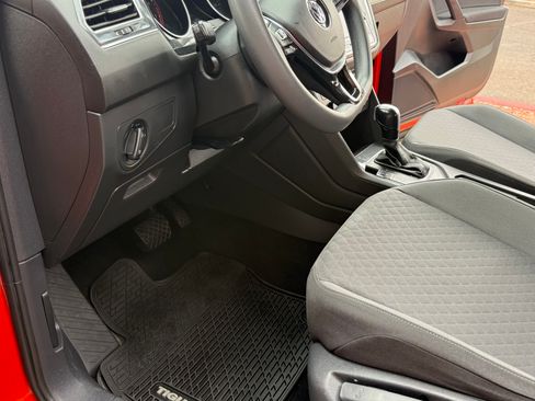 Used 2019 Volkswagen Tiguan S w/ 3rd Row Seat Package image 11