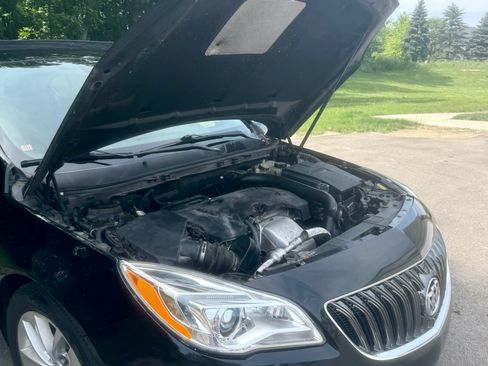 Used 2017 Buick Regal Premium FWD image 8